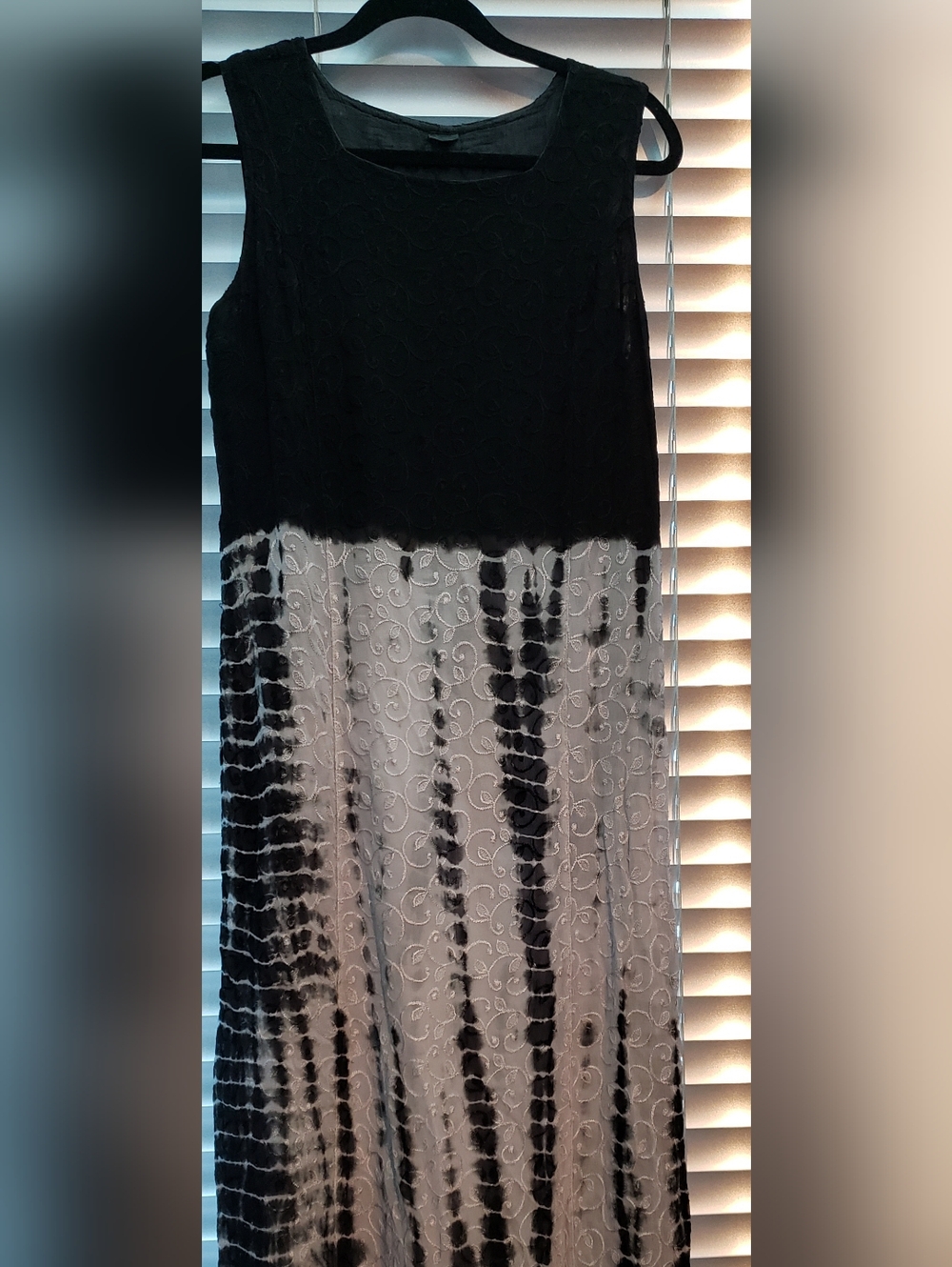 Tie-Dyed Sleeveless Embroidered Dress